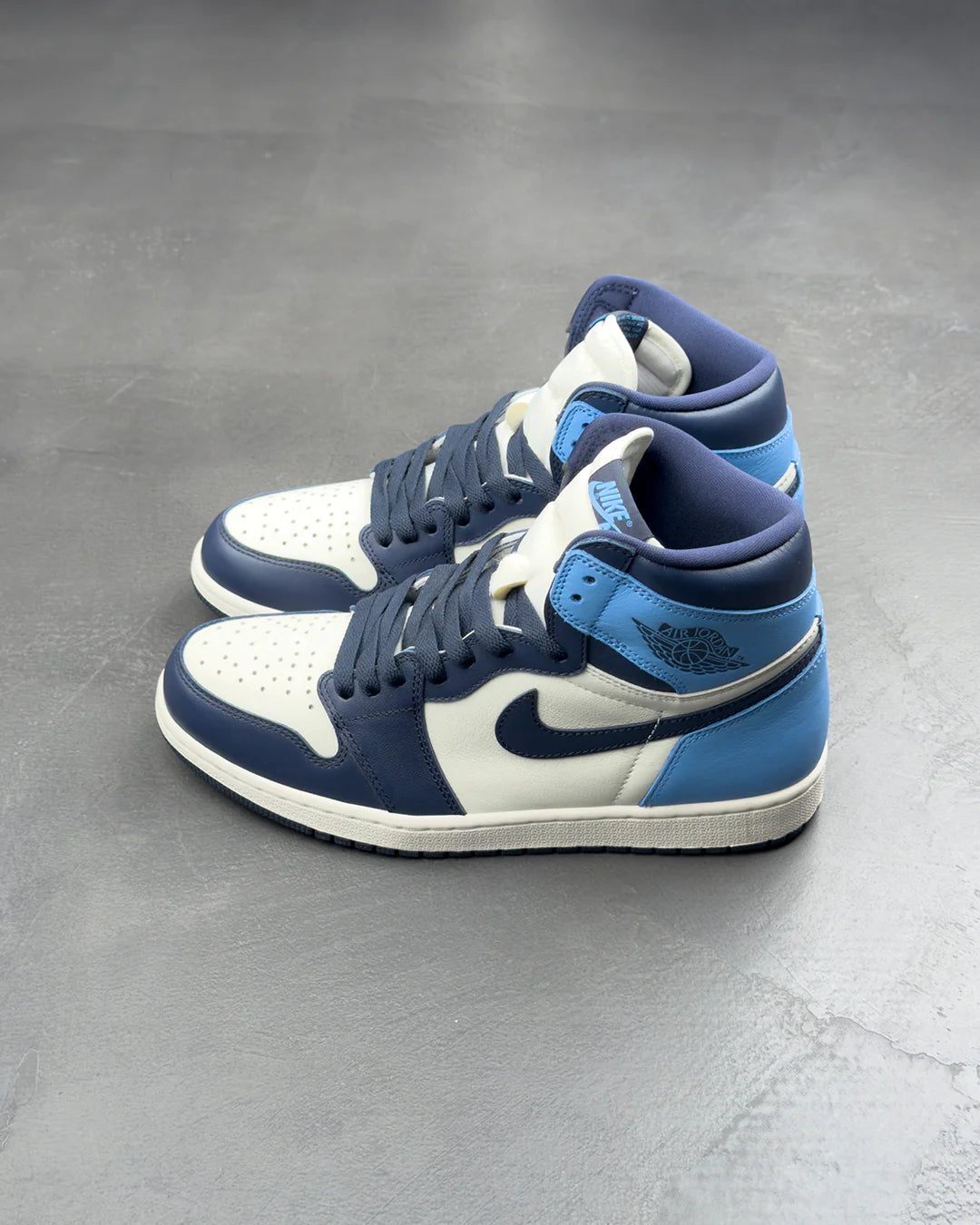 Air Jordan 1 Retro High OG 'Obsidian'