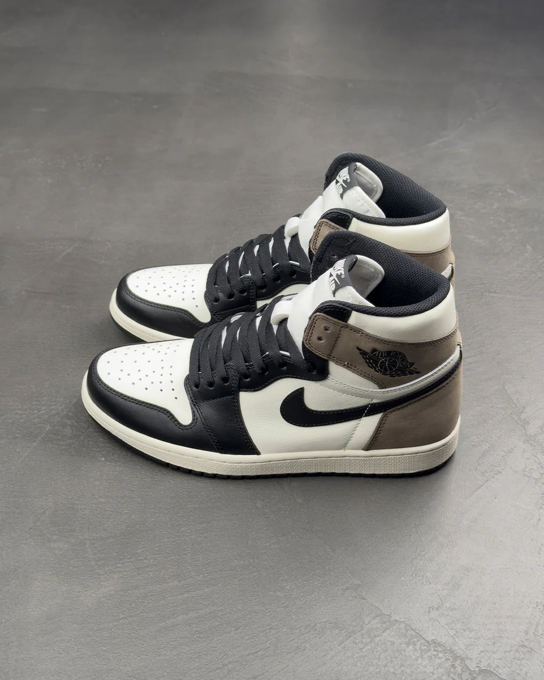 Air Jordan 1 Retro High OG 'Dark Mocha'