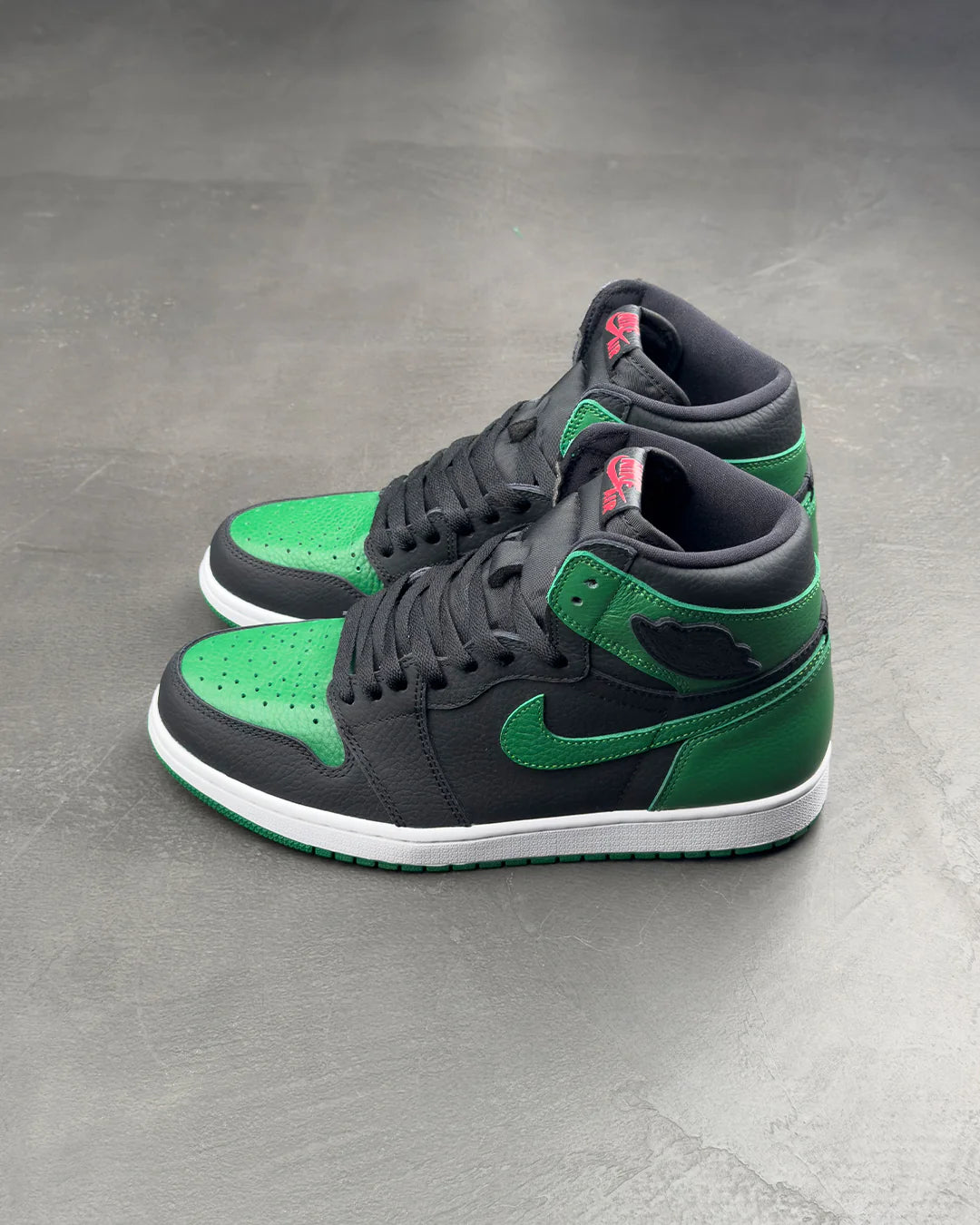 Air Jordan 1 Retro High Pine Green Black