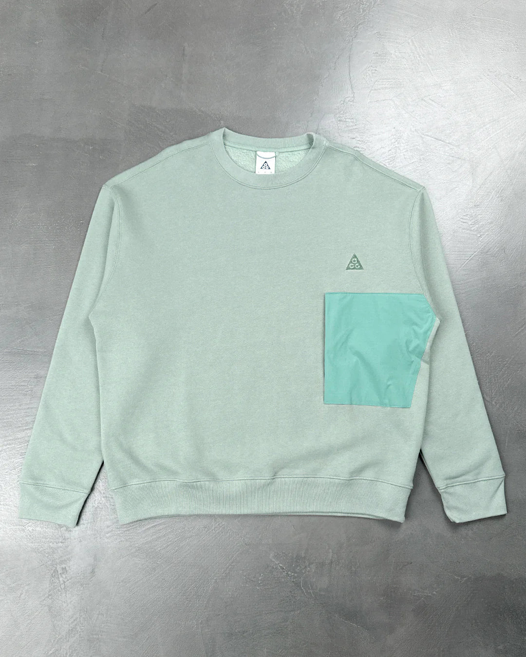 Nike ACG NRG Logo-Embroidered Sweatshirt Light Green