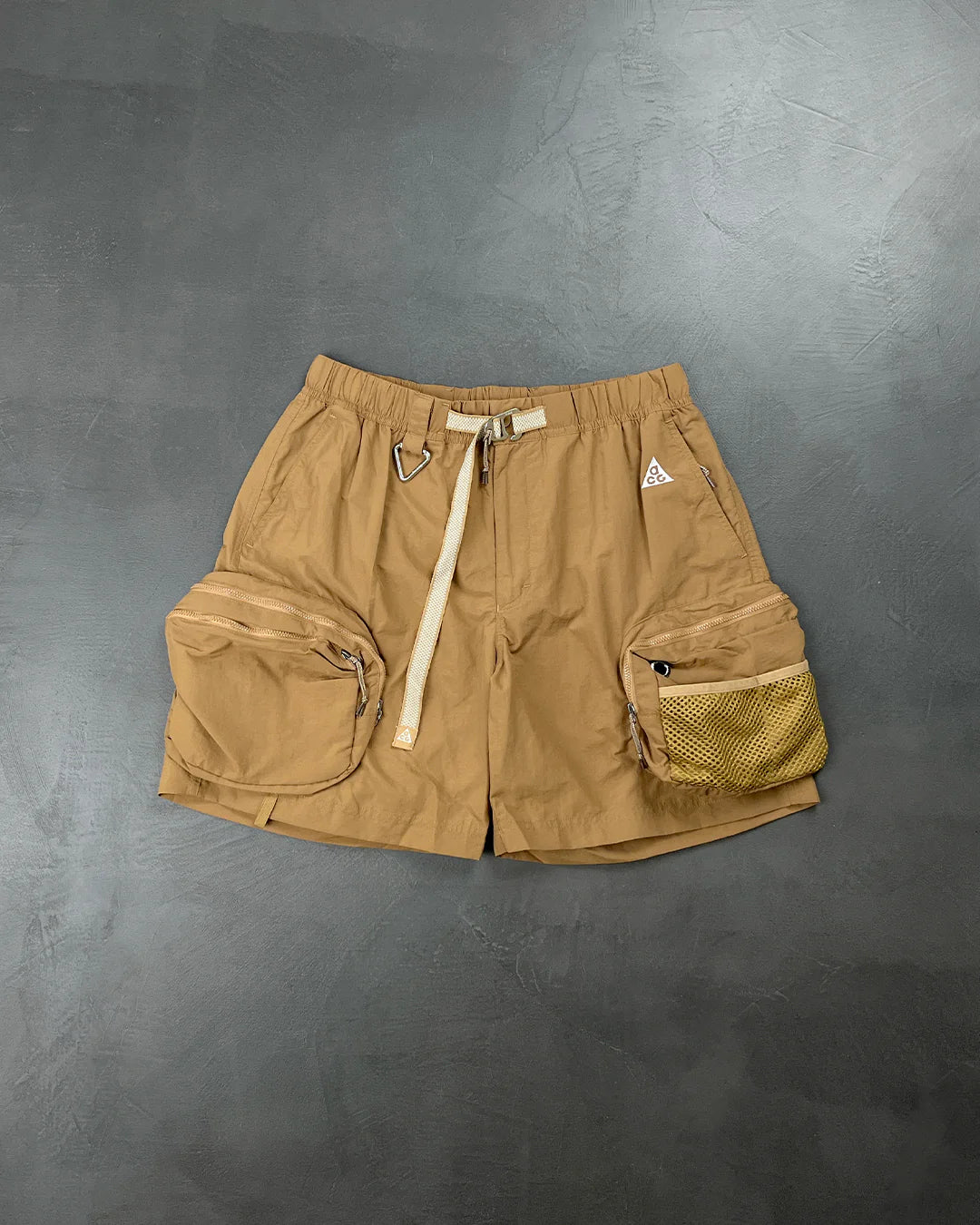 Nike ACG Snowgrass Cargo Shorts Dark Driftwood