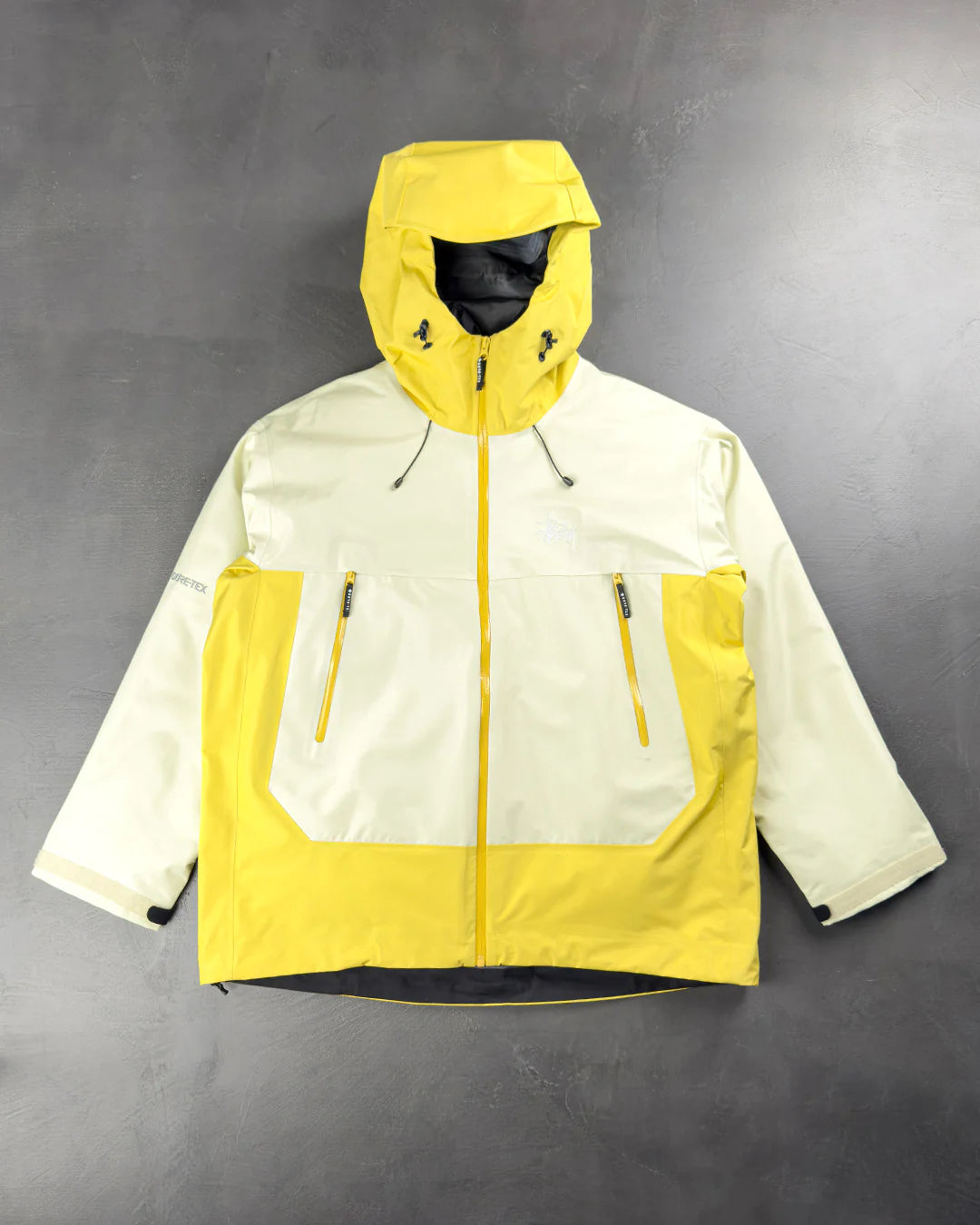 STUSSY Gore-Tex Shell Jacket Yellow