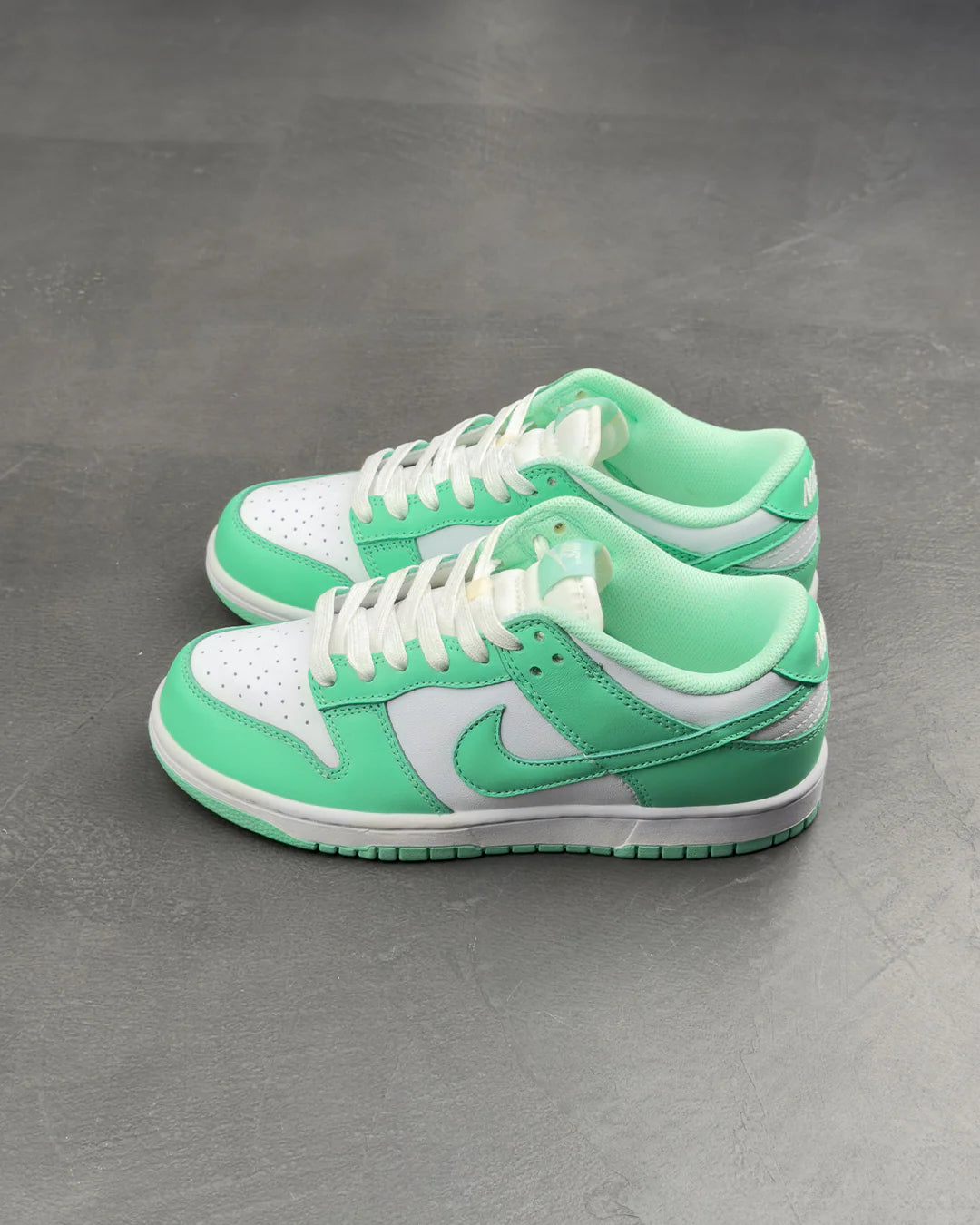 Nike Dunk Low Green Glow (W)